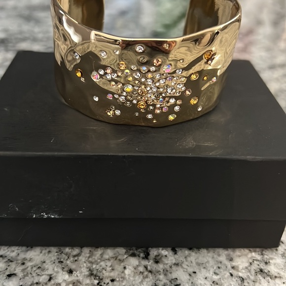 New Gold cuff bracelet w stones gorgeous - Picture 2 of 5